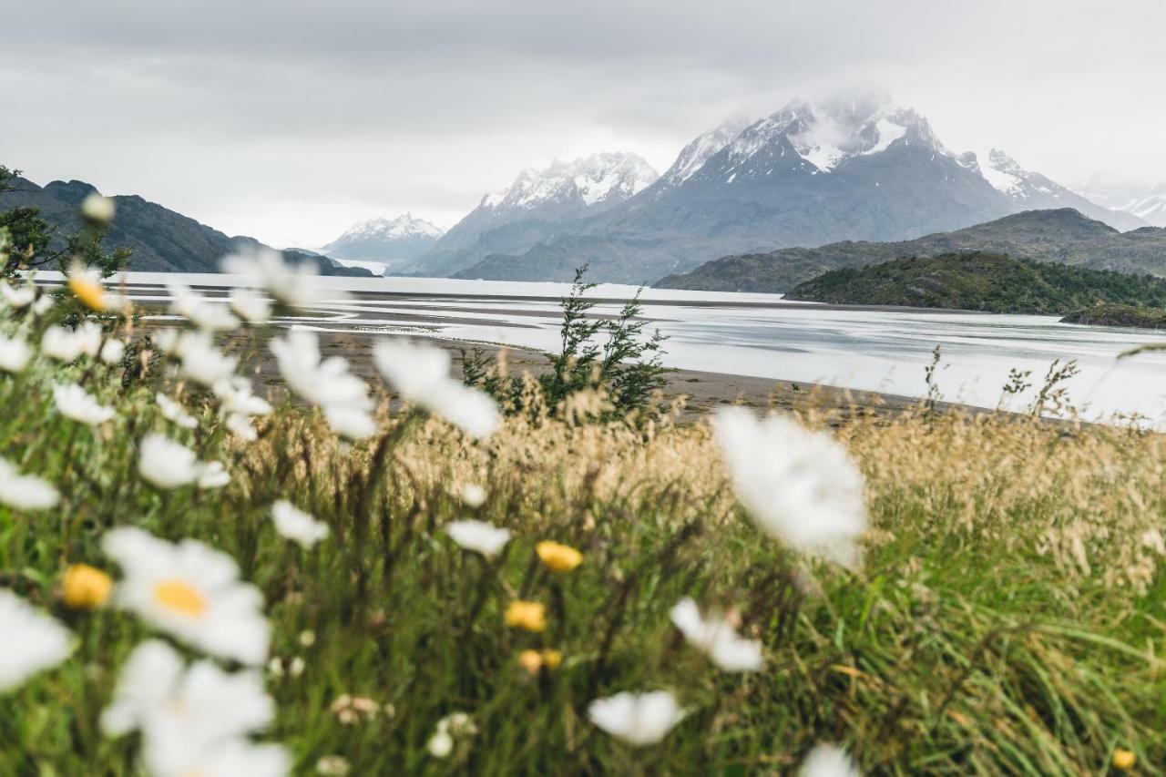 Hotel Lago Grey Torres del Paine National Park Exterior photo